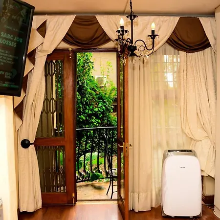 Novus Guest House Pretoria Exterior photo